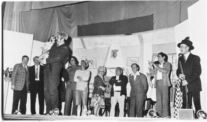 al final de la pea al grup Font Freda al cntre en Pere Guisset i en Renat Botet